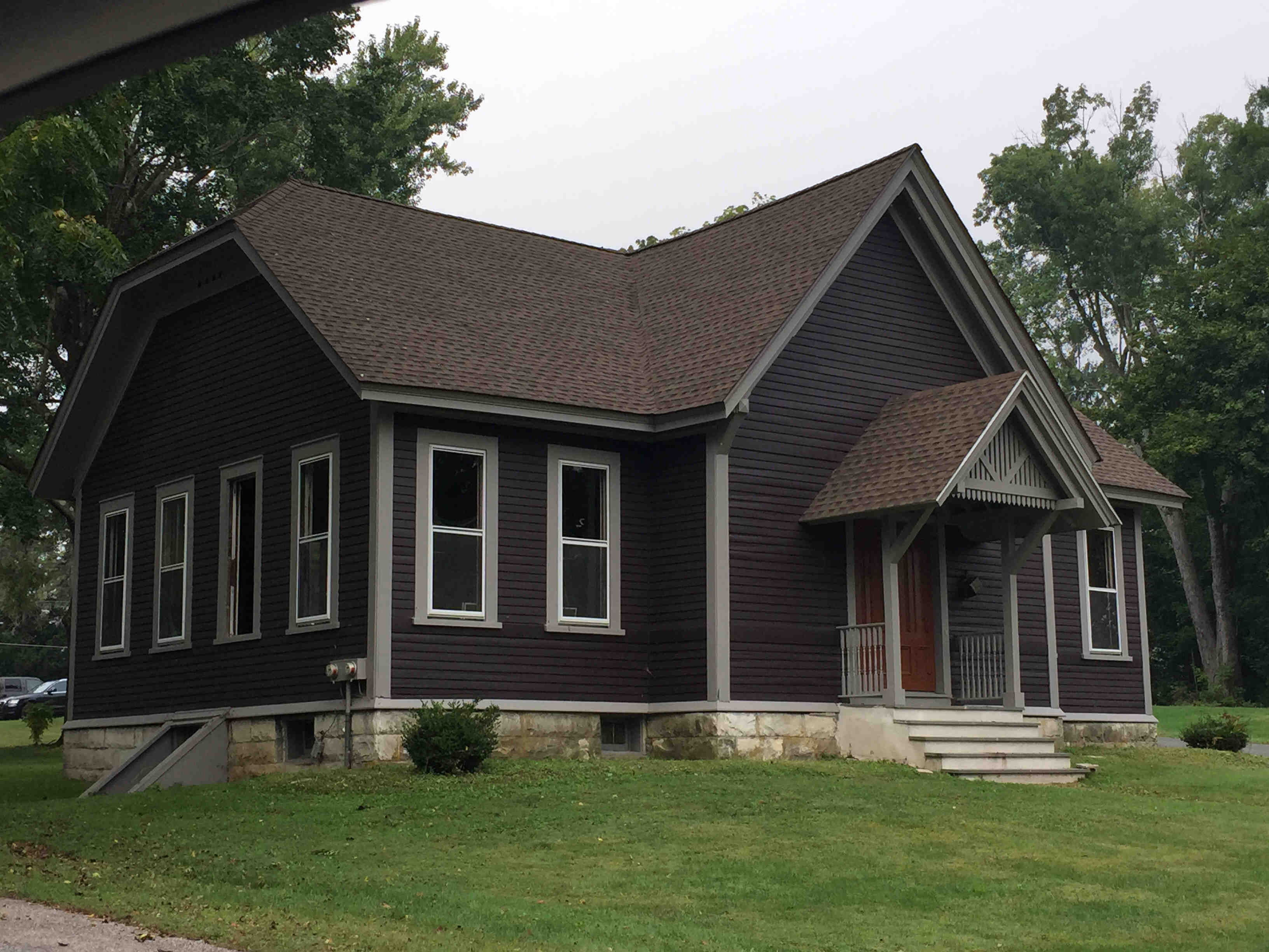 Building photograph for 33 SHARON ROAD